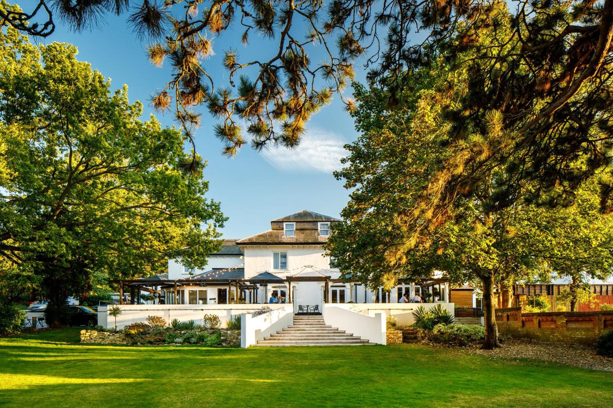 Mercure Hawkwell House 4*